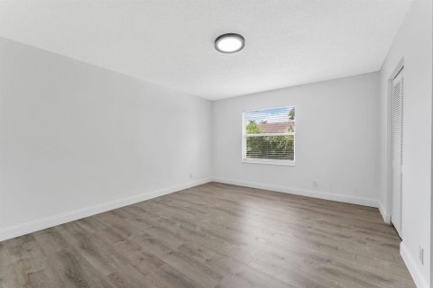 Villa ou maison à louer à Lake Worth, Floride: 3 chambres, 133.41 m2 № 2414355 - photo 17