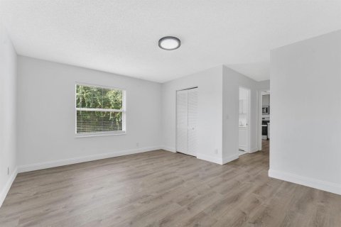 Villa ou maison à louer à Lake Worth, Floride: 3 chambres, 133.41 m2 № 2414355 - photo 18