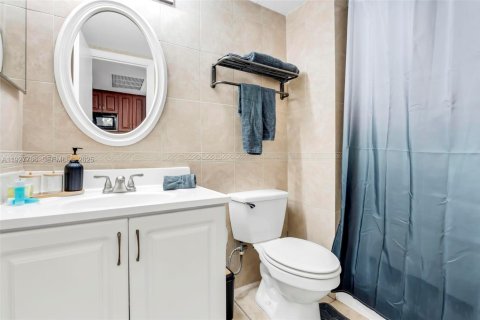 Снять в аренду кондоминиум в Санни-Айлс-Бич, Флорида 33.44м2, № 1988028 - фото 14