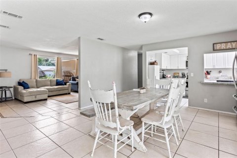 House in Ormond Beach, Florida 3 bedrooms, 151.24 sq.m. № 1765339 - photo 11