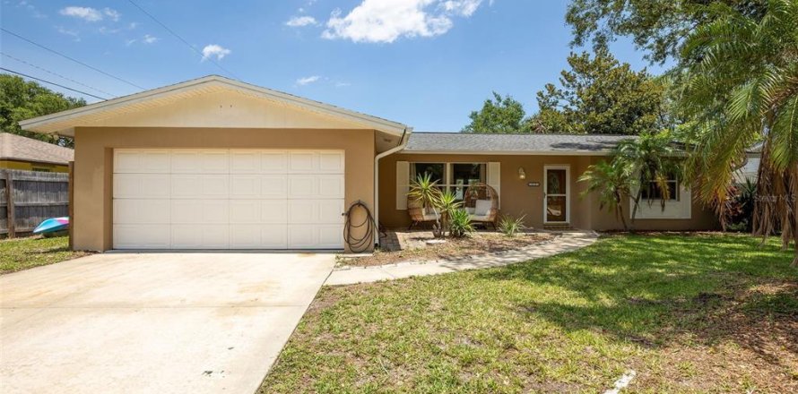 House in Ormond Beach, Florida 3 bedrooms, 151.24 sq.m. № 1765339