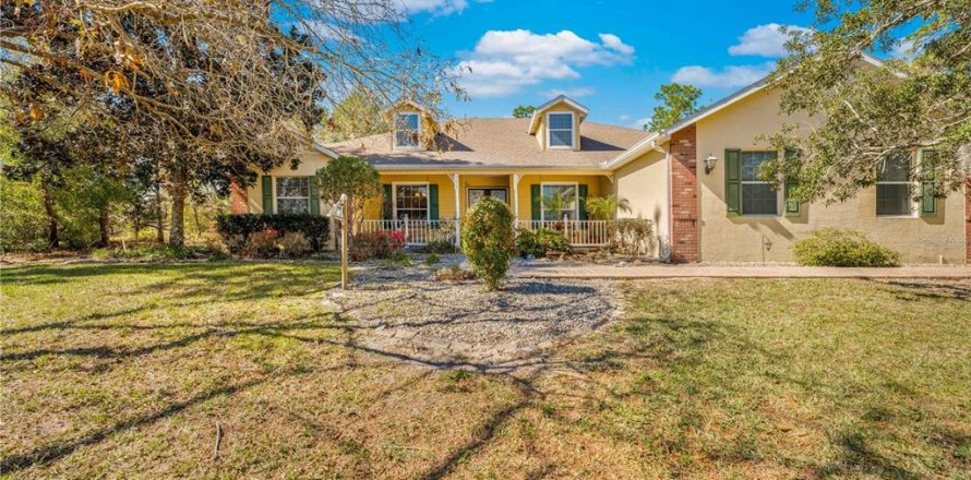 House in Beverly Hills, Florida 3 bedrooms, 298.68 sq.m. № 1516822