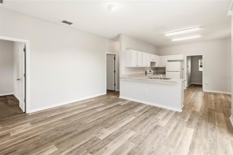 Villa ou maison à louer à Poinciana, Floride: 3 chambres, 160.81 m2 № 2368954 - photo 13