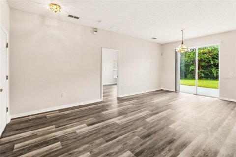 Villa ou maison à louer à Poinciana, Floride: 3 chambres, 160.81 m2 № 2368954 - photo 7