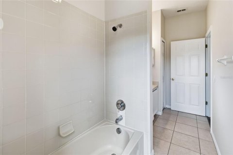 Villa ou maison à louer à Poinciana, Floride: 3 chambres, 160.81 m2 № 2368954 - photo 23