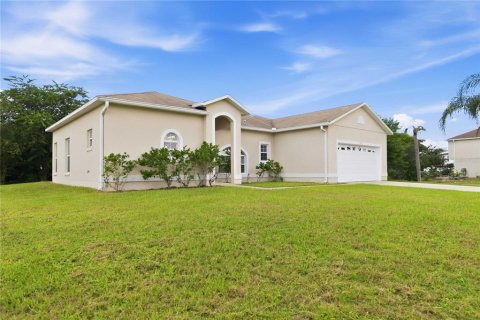 Villa ou maison à louer à Poinciana, Floride: 3 chambres, 160.81 m2 № 2368954 - photo 4