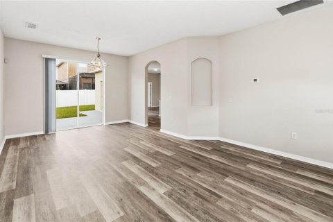 Villa ou maison à louer à Poinciana, Floride: 3 chambres, 160.81 m2 № 2368954 - photo 8