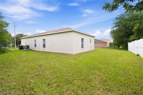 Villa ou maison à louer à Poinciana, Floride: 3 chambres, 160.81 m2 № 2368954 - photo 27