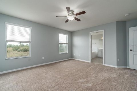 House in Ruskin, Florida 4 bedrooms, 165.92 sq.m. № 2416440 - photo 16