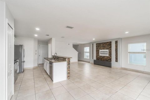 House in Ruskin, Florida 4 bedrooms, 165.92 sq.m. № 2416440 - photo 5