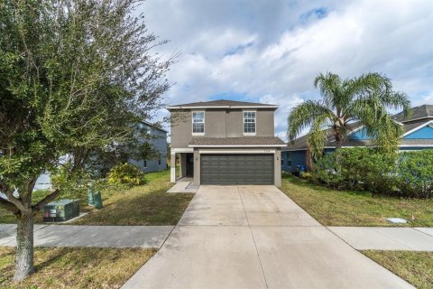 House in Ruskin, Florida 4 bedrooms, 165.92 sq.m. № 2416440 - photo 2