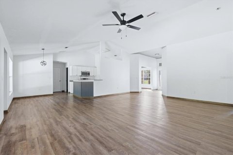 Villa ou maison à vendre à North Port, Floride: 4 chambres, 199.28 m2 № 2413865 - photo 11