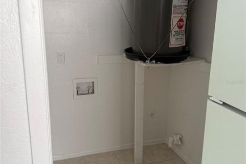 Condominio en alquiler en Orlando, Florida, 2 dormitorios, 80.27 m2 № 2098936 - foto 9