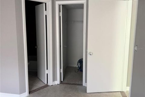 Condominio en alquiler en Orlando, Florida, 2 dormitorios, 80.27 m2 № 2098936 - foto 11