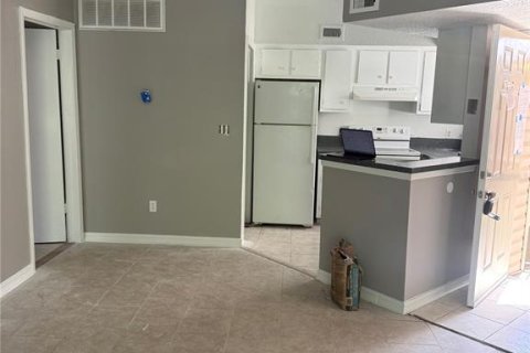 Condominio en alquiler en Orlando, Florida, 2 dormitorios, 80.27 m2 № 2098936 - foto 7