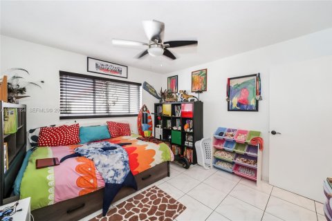 Condo in Hallandale Beach, Florida, 2 bedrooms  № 2240326 - photo 18