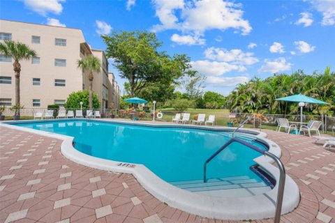 Condominio en venta en Margate, Florida, 2 dormitorios, 86.4 m2 № 1695942 - foto 2