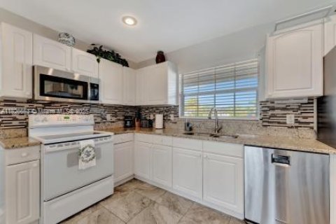 Casa en venta en Sarasota, Florida, 3 dormitorios, 146.41 m2 № 1796312 - foto 11