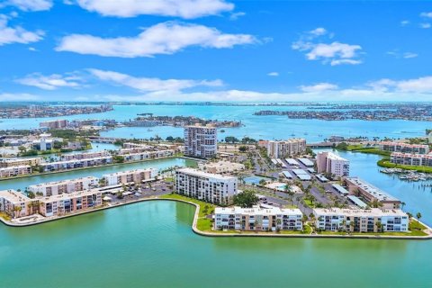 Condo in South Pasadena, Florida, 3 bedrooms № 2226731 - photo 28