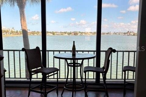 Condo in South Pasadena, Florida, 3 bedrooms № 2226731 - photo 8
