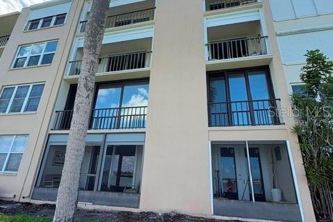 Condo in South Pasadena, Florida, 3 bedrooms № 2226731 - photo 2