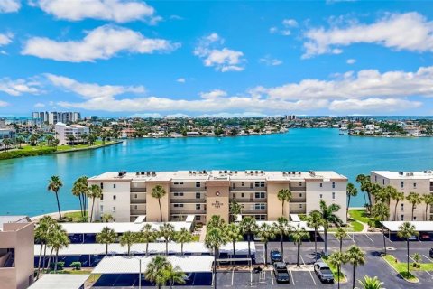 Condo in South Pasadena, Florida, 3 bedrooms  № 2226731