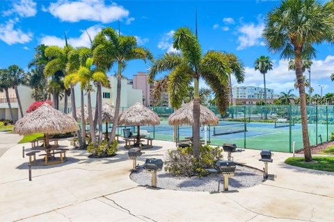 Condo in South Pasadena, Florida, 3 bedrooms № 2226731 - photo 26