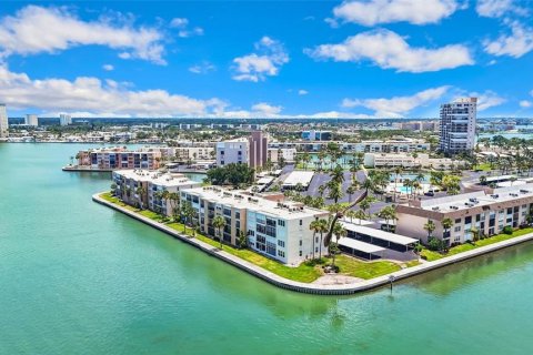 Condo in South Pasadena, Florida, 3 bedrooms № 2226731 - photo 25