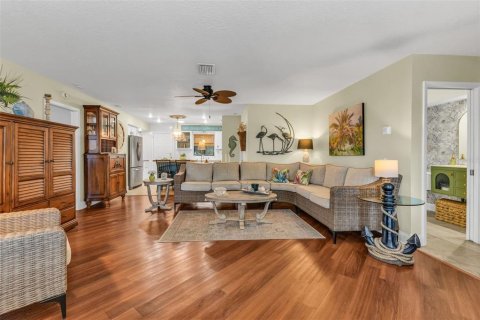 House in Punta Gorda, Florida 3 bedrooms, 139.35 sq.m. № 1910363 - photo 7