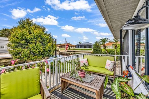 House in Punta Gorda, Florida 3 bedrooms, 139.35 sq.m. № 1910363 - photo 6