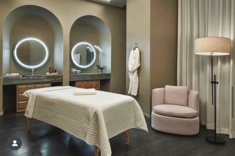 Condominio en venta en Miami, Florida, 1 dormitorio, 78.87 m2 № 1983248 - foto 20