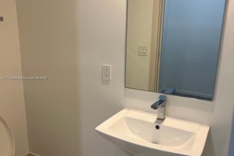 Condominio en venta en Miami, Florida, 1 dormitorio, 78.87 m2 № 1983248 - foto 7