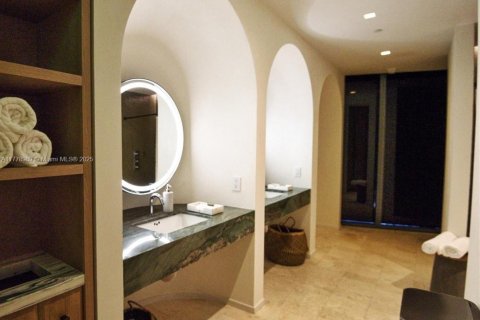 Condominio en venta en Miami, Florida, 1 dormitorio, 78.87 m2 № 1983248 - foto 16