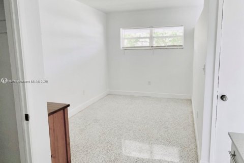 Villa ou maison à louer à Miami, Floride: 1 chambre, 532.7 m2 № 1814324 - photo 3