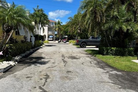 Condo in Bradenton Beach, Florida, 1 bedroom  № 1347271 - photo 22