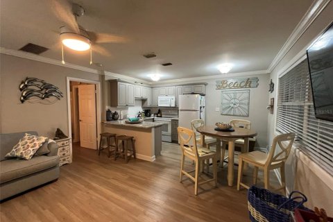Condo in Bradenton Beach, Florida, 1 bedroom  № 1347271 - photo 5