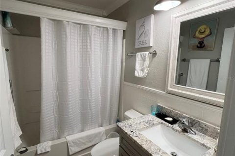 Condo in Bradenton Beach, Florida, 1 bedroom  № 1347271 - photo 17