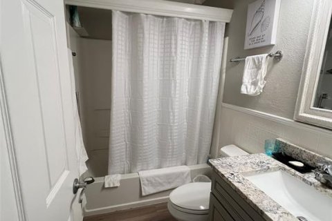 Condo in Bradenton Beach, Florida, 1 bedroom  № 1347271 - photo 18