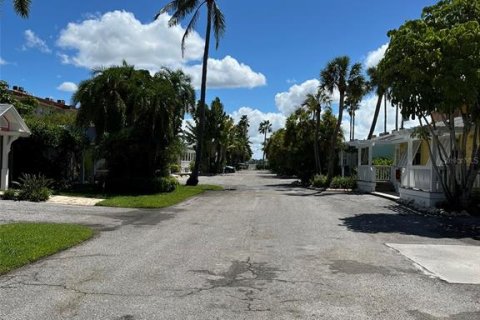 Condo in Bradenton Beach, Florida, 1 bedroom  № 1347271 - photo 21