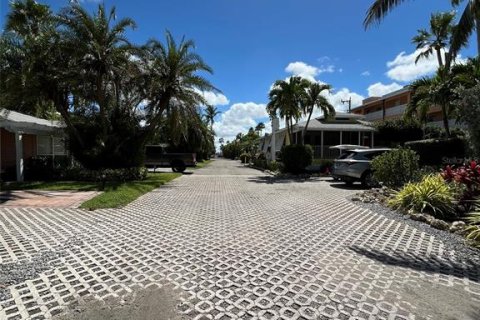 Condo in Bradenton Beach, Florida, 1 bedroom  № 1347271 - photo 28
