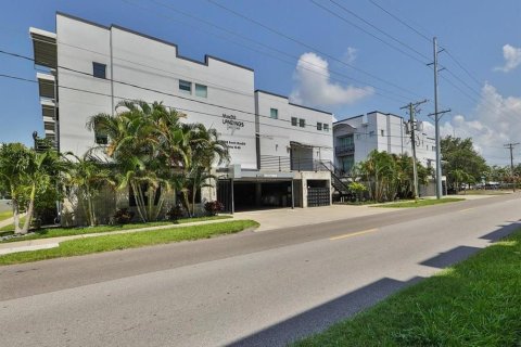 Condo in Tampa, Florida, 2 bedrooms  № 2236777