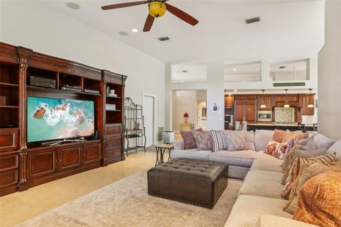 Casa en venta en Tampa, Florida, 6 dormitorios, 410.72 m2 № 1884903 - foto 9