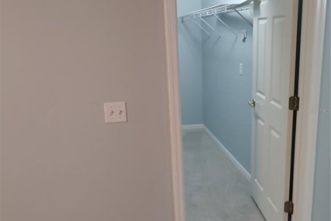 Condo in Gainesville, Florida, 3 bedrooms  № 1591618 - photo 15
