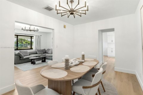 Casa en venta en El Portal, Florida, 2 dormitorios, 119.66 m2 № 1946229 - foto 9