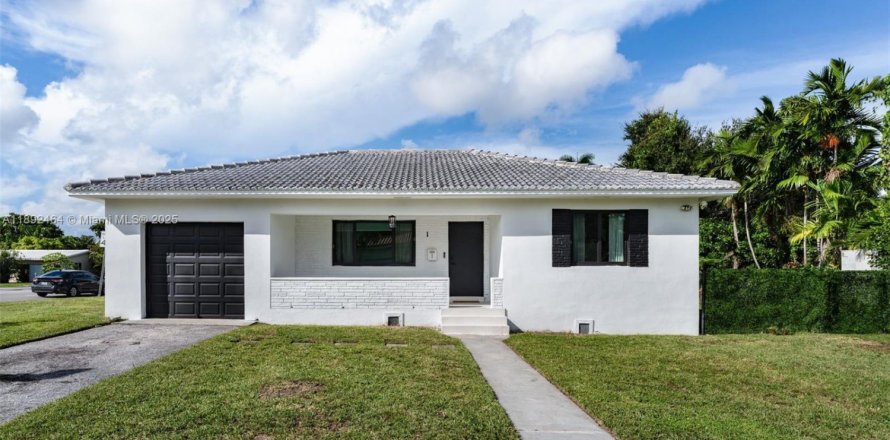 Casa en El Portal, Florida 2 dormitorios, 119.66 m2 № 1946229