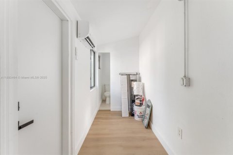 Casa en venta en El Portal, Florida, 2 dormitorios, 119.66 m2 № 1946229 - foto 18