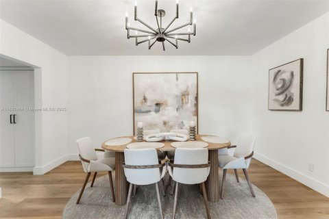 Casa en venta en El Portal, Florida, 2 dormitorios, 119.66 m2 № 1946229 - foto 8