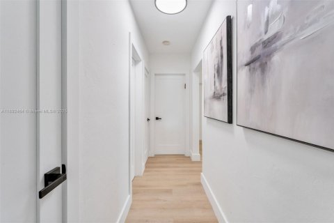 Casa en venta en El Portal, Florida, 2 dormitorios, 119.66 m2 № 1946229 - foto 12