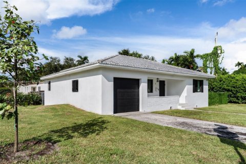 Casa en venta en El Portal, Florida, 2 dormitorios, 119.66 m2 № 1946229 - foto 3