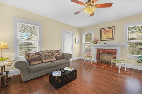 House in Polk City, Florida 6 bedrooms, 350.61 sq.m. № 2105089 - photo 29